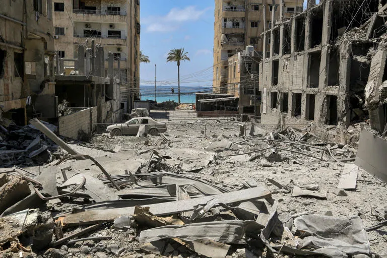 Tensión al Límite: Israel y Hezbolá Intercambian Fuego y Desafían la Frágil Tregua Negociada por Estados Unidos
