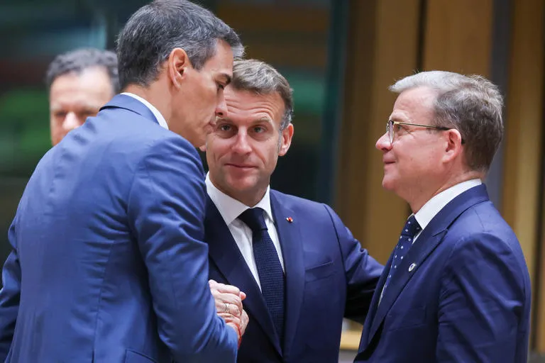 Bruxelles ante el reto: Negociaciones presupuestarias y la crisis en Oriente Medio
