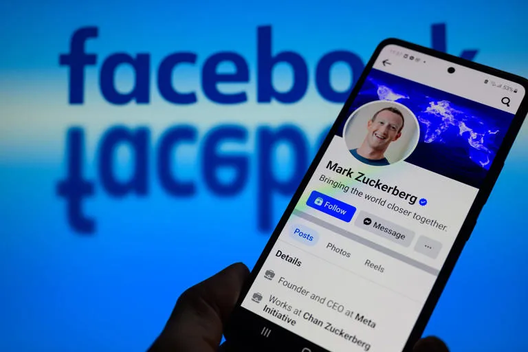 ¿Qué es el "Facebook 2" y por qué no es una aplicación real?