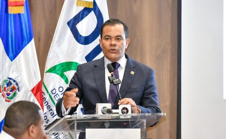 Director de la DIDA asegura la población no apoyará un candidato que sale en las redes sociales “bañando un perrito”