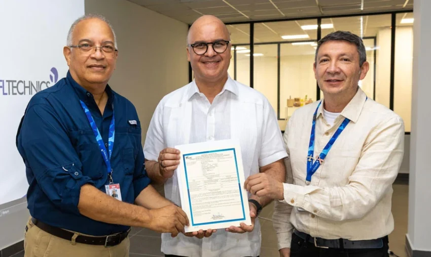 IDAC entrega certificado al Centro de Mantenimiento de Aeronaves de Punta Cana