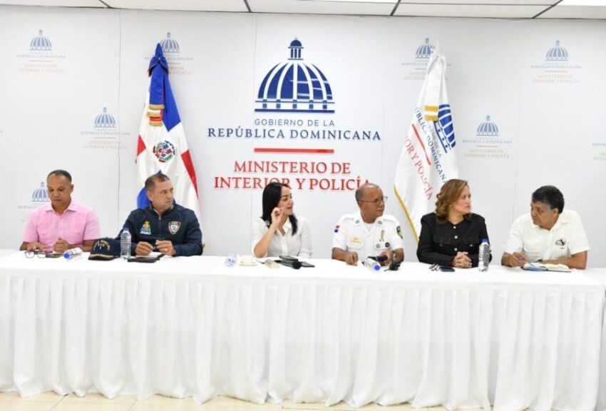 Interior y Policía, Intrant y alcaldías del Gran Santo Domingo coordinan estrategia para regularizar paradas de motoconchistas