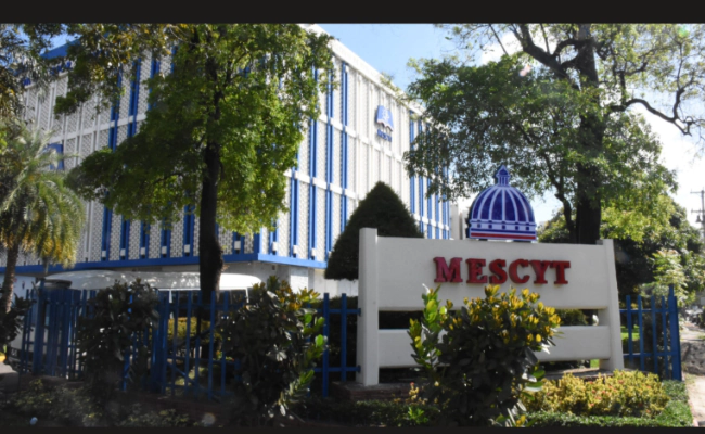 Mescyt y UCSD orientan a profesores y estudiante sobre uso de IA