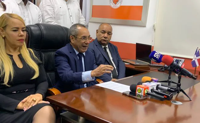 Partido Democrático Alternativo arranca primero; ratifica su alianza electoral con el PRM