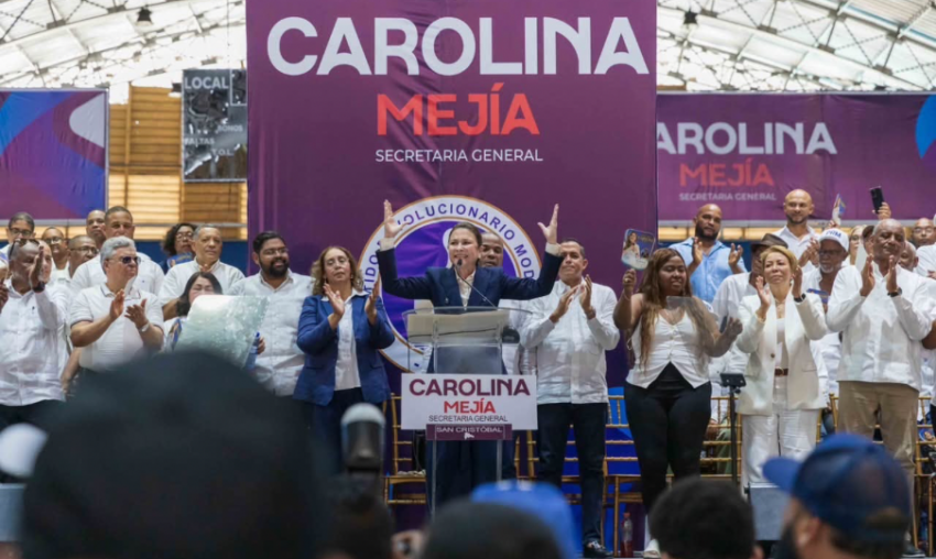 Dirigencia del PRM en San Cristóbal recibe rendición de cuentas de Carolina Mejía