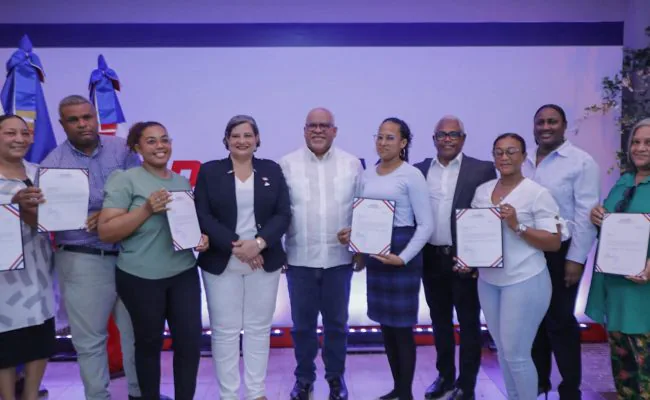 Promipyme fortalece micro empresarios en Sabana de La Mar con entrega créditos por RD$50 millones