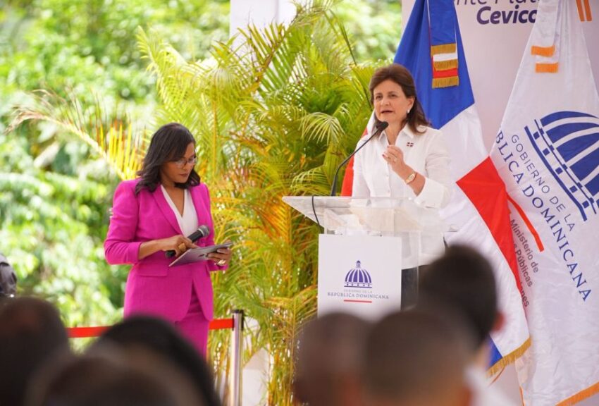 Raquel Peña entrega carreteras Monte Plata–Cevicos y San Pedro-Rincón Claro