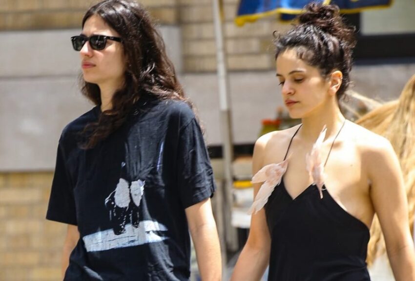 Rosalía y su novia Loli Bahía son captadas paseando de la mano en Nueva York