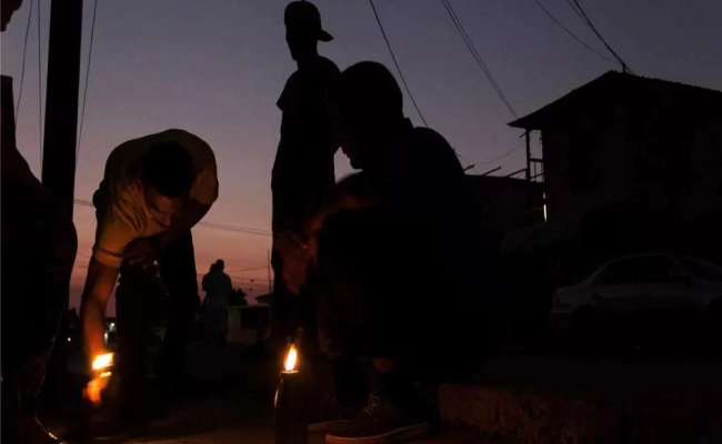 En SDN denuncian que pagan luz y reciben apagones