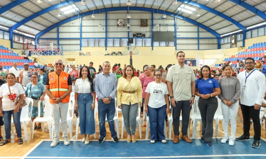Supérate entrega Bono de Emergencia a más de 400 familias afectadas por lluvias en María Trinidad Sánchez