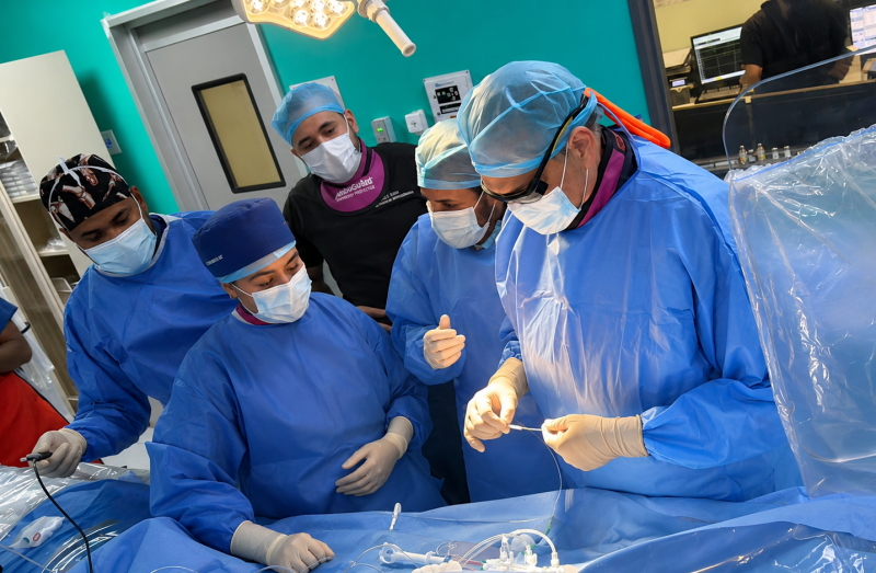 CEDIMAT realiza primera litotricia intravascular con balón