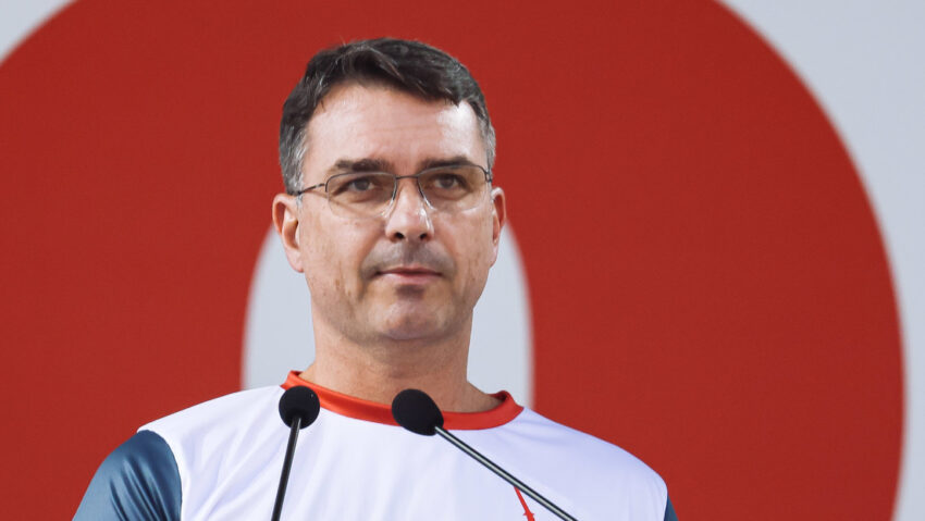 La promesa de un hijo de Bolsonaro sobre Israel si llega al poder