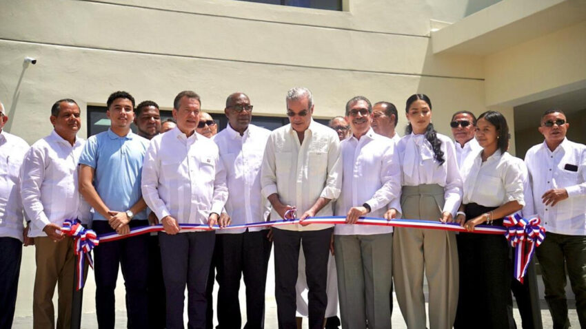 Presidente Abinader inaugura el nuevo Centro UASD Santiago Rodríguez, 47 años después de la creación de la extensión universitaria en la provincia
