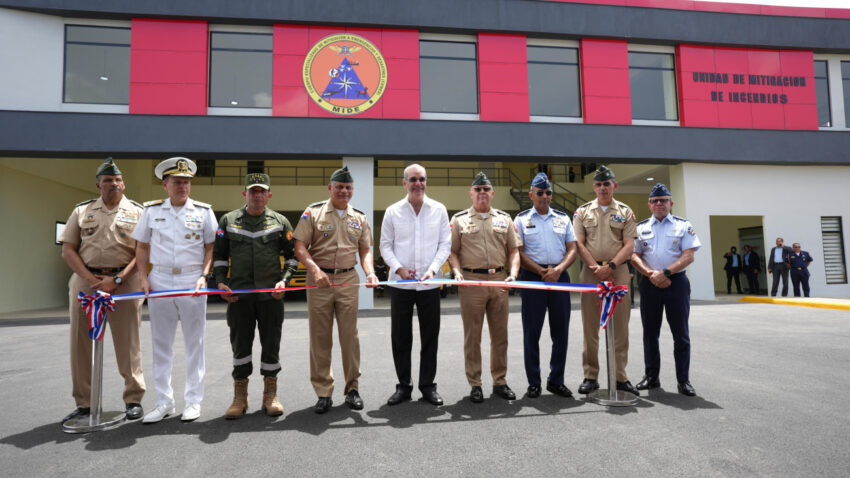 Presidente Abinader inaugura moderna sede del Cemed
