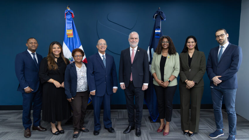 Superintendencia de Bancos presenta archivo histórico sobre la evolución del sistema financiero dominicano
