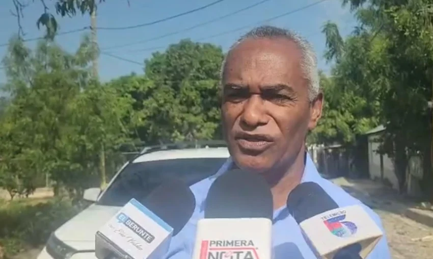 Alcalde de El Llano pide al presidente Abinader agilizar asfaltado para evitar pérdida de inversión municipal