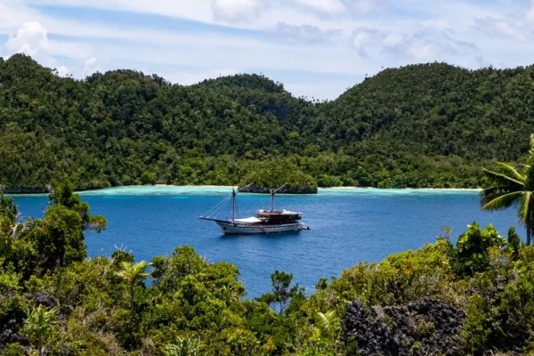 Prana by Atzaró presenta Spice Island Charters en tres fechas en 2026 y 2027