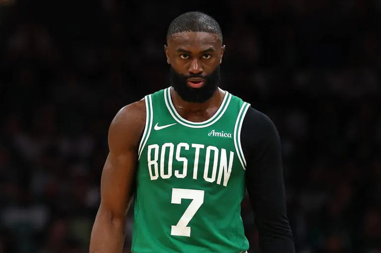 El Traspaso de Jaylen Brown a los Philadelphia 76ers: Análisis del Movimiento