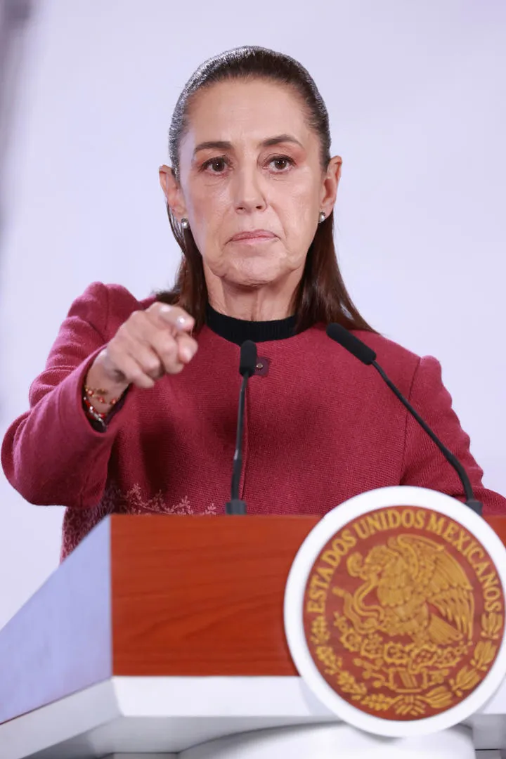 Claudia Sheinbaum reafirma la fortaleza de la democracia mexicana y mantiene su postura en política exterior