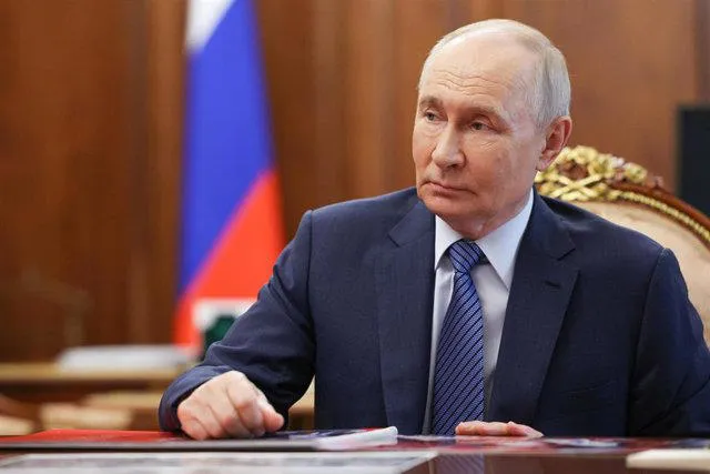 Las autoridades rusas detienen al líder de un grupo paramilitar por lanzar fuertes críticas contra Vladímir Putin y el conflicto en Ucrania