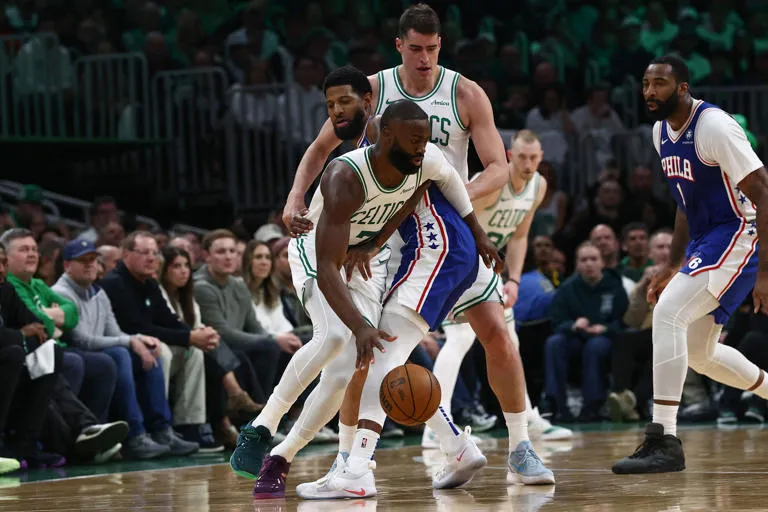 Caos histórico en la NBA: La salida de LeBron James y una semana de traspasos masivos