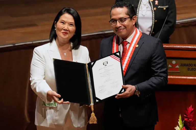 ¡Retorno histórico! Keiko Fujimori regresa a Palacio de Gobierno como presidenta electa de Perú tras una reunión clave con el mandatario saliente