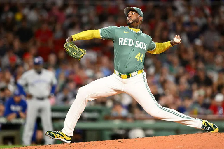 El "Misil Cubano" hace historia al superar la marca de rescates de Dennis Eckersley