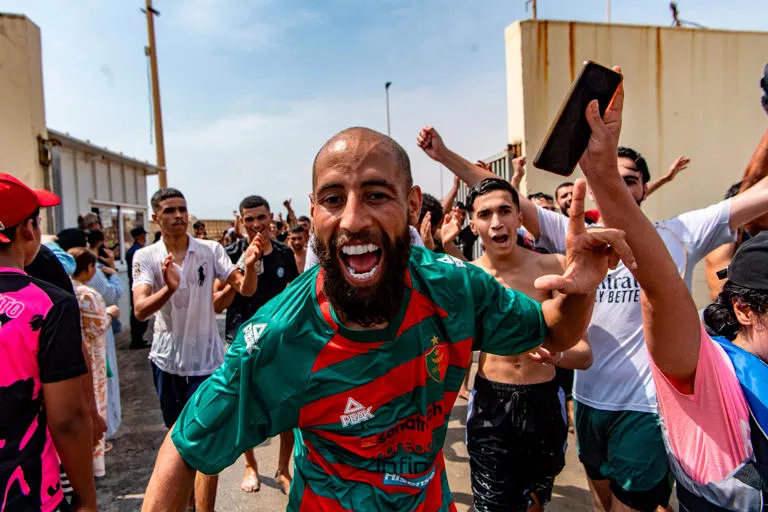 Crisis fronteriza en el Mediterráneo: España moviliza al Ejército en Ceuta tras cruce masivo con saldo mortal