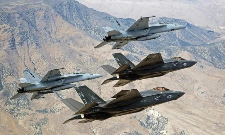 Tensión en los cielos: La OTAN intercepta una aeronave rusa en una maniobra de provocación