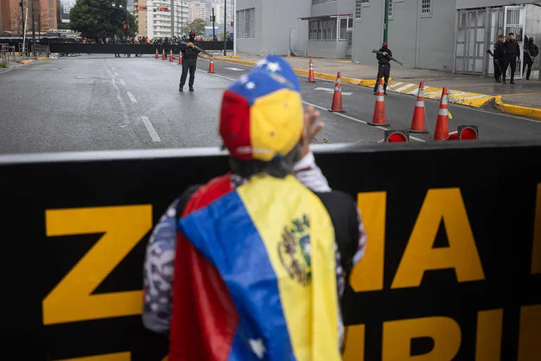 Sindicalistas exigen la salida de Delcy Rodríguez tras críticas por la gestión del sismo