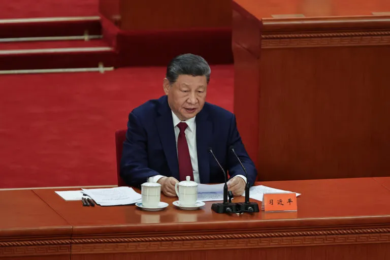 Xi Jinping refuerza el control ideológico y reafirma la reunificación con Taiwán