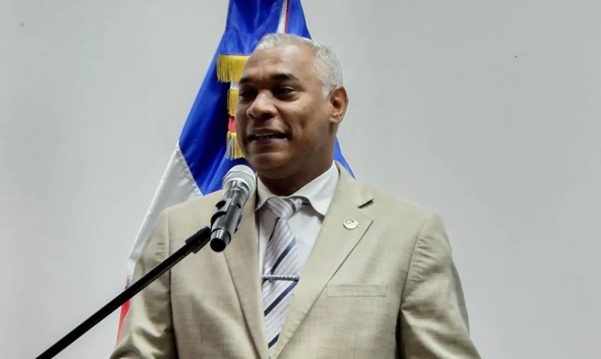 Gerardo Roa gana la Vicerrectoría de Extensión de la UASD