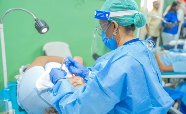 INABIE informa brindó atención odontológica a más de 37 mil estudiantes durante el año escolar 2025-2026