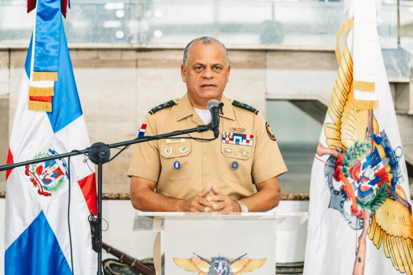 Ministro de Defensa despide equipo dominicano que representará al país en Fuerza Comando Paraguay 2026
