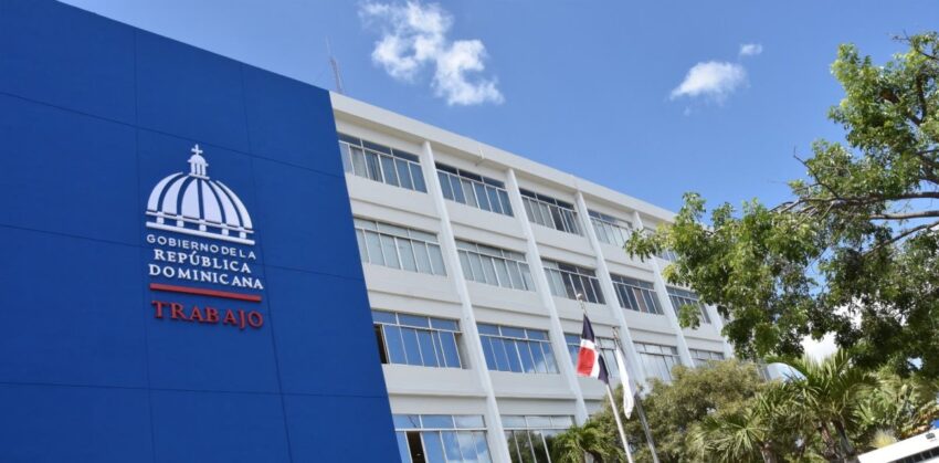 Día de la Restauración: ¿Se trabaja el lunes 17? El Ministerio de Trabajo aclara la duda