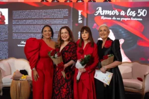 Amor a los 50: Clave homenaje a la mujer en 2026