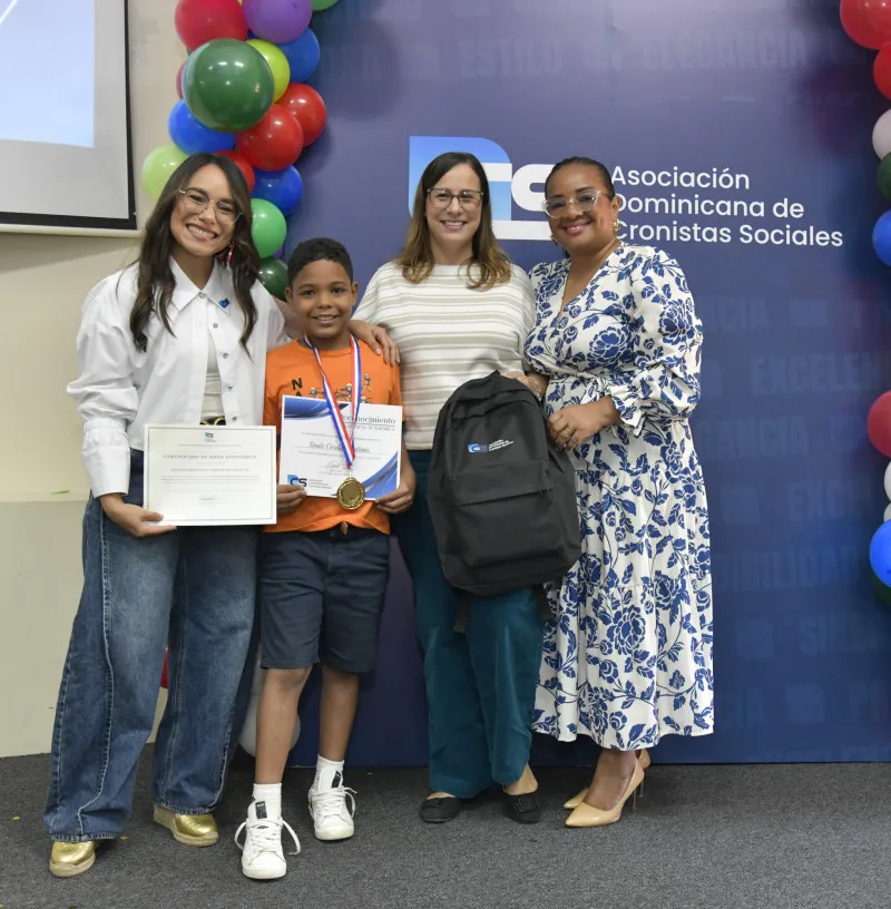 Excelencia académica ADCS: Reconocen a 30 hijos de miembros