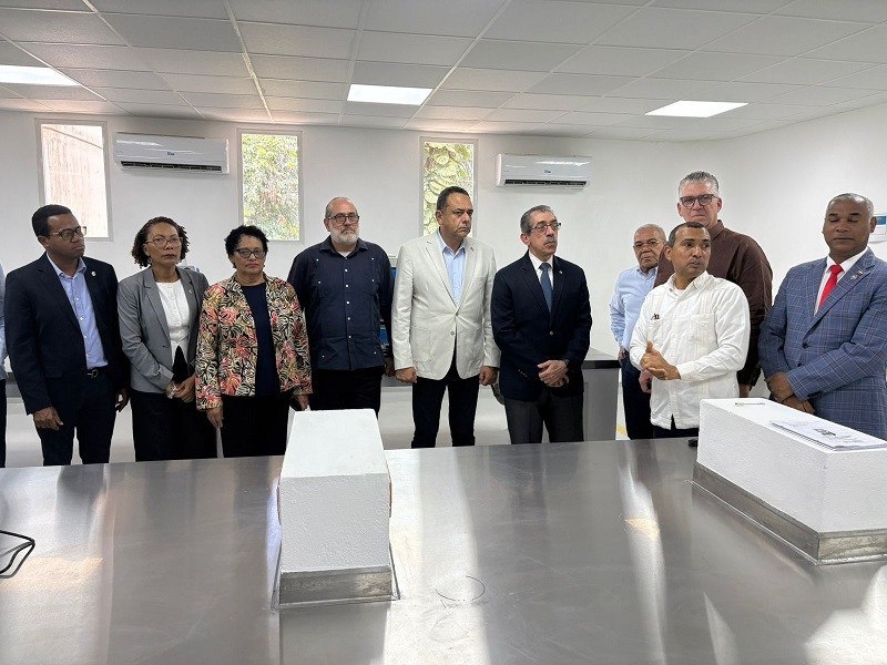 Gobierno destina RD$4.7 millones a modernización de planta de lácteos de la UASD