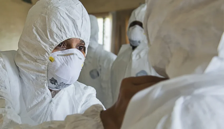 El ébola supera la barrera de los 2.000 decesos en este país africano
