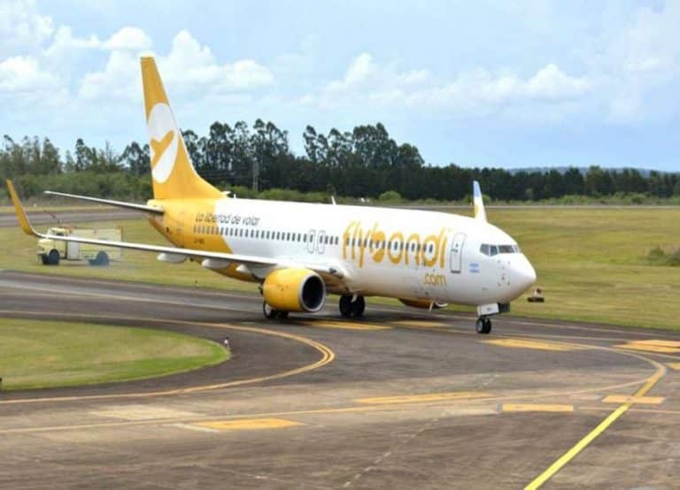 Argentina: embargan cuentas de Flybondi por deuda fiscal