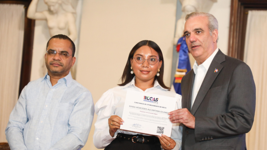 Presidente Abinader transforma la educación digital a través del ITLA entregando más de 36,000 becas tecnológicas