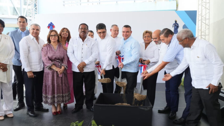 SNS inicia remozamiento de Emergencia y Edificio Pediátrico del Hospital Darío Contreras