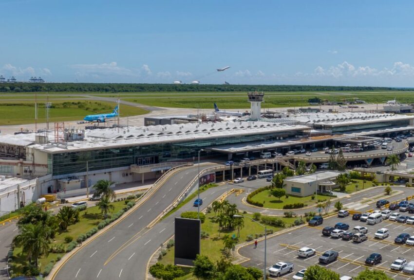 Aerodom moderniza el estacionamiento del AILA con pagos rápidos mediante código QR