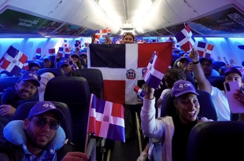 Arajet y Ron Ozama llevan el orgullo dominicano a 30,000 pies de altura rumbo al Dominican Day Parade