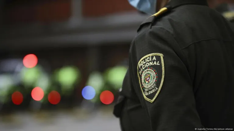 Escalada de violencia en Colombia: Ataques armados con drones con explosivos dejan un uniformado muerto