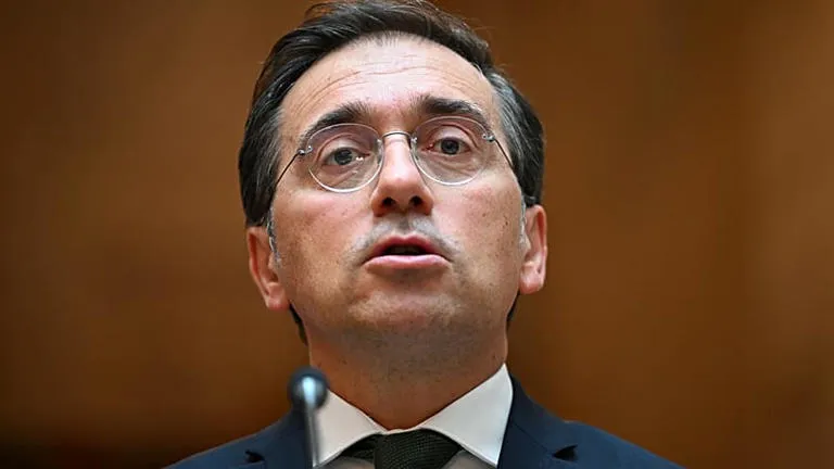 Tensión diplomática: Albares respalda a Marruecos por Ceuta y lanza críticas a Italia por la gestión de la crisis migratoria