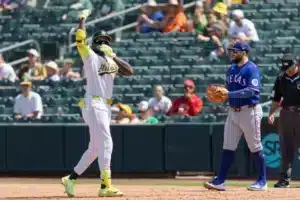Poder joven en Oakland: Atléticos doblegan a los Rangers con par de cuadrangulares