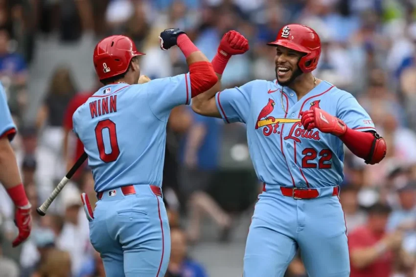 Joshua Báez hace historia en la MLB: debuta con tres jonrones y guía el triunfo de los Cardenales