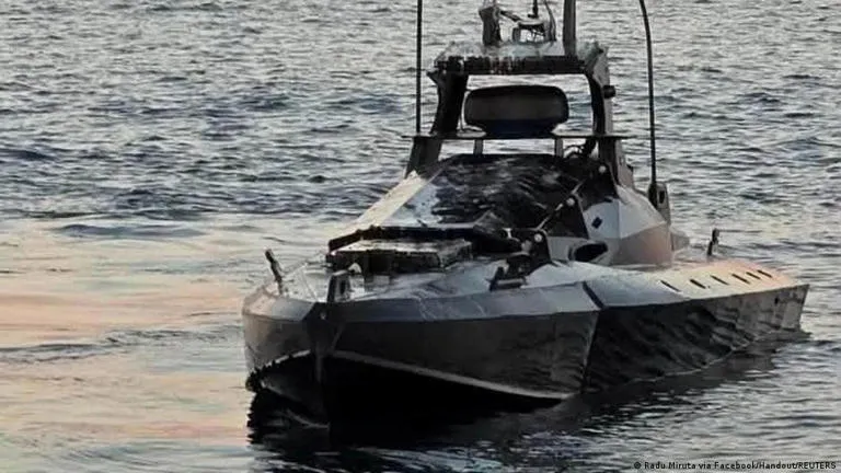 Rumanía destruye un dron naval ruso cerca de una plataforma de gas