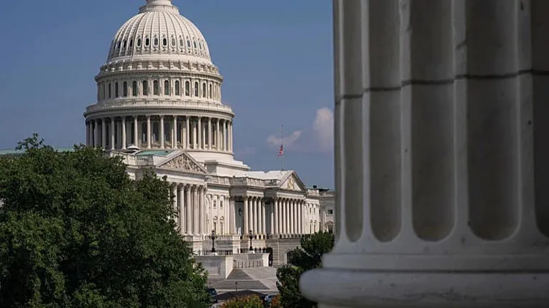 El Senado de Estados Unidos aprueba severas sanciones dirigidas al sector energético ruso